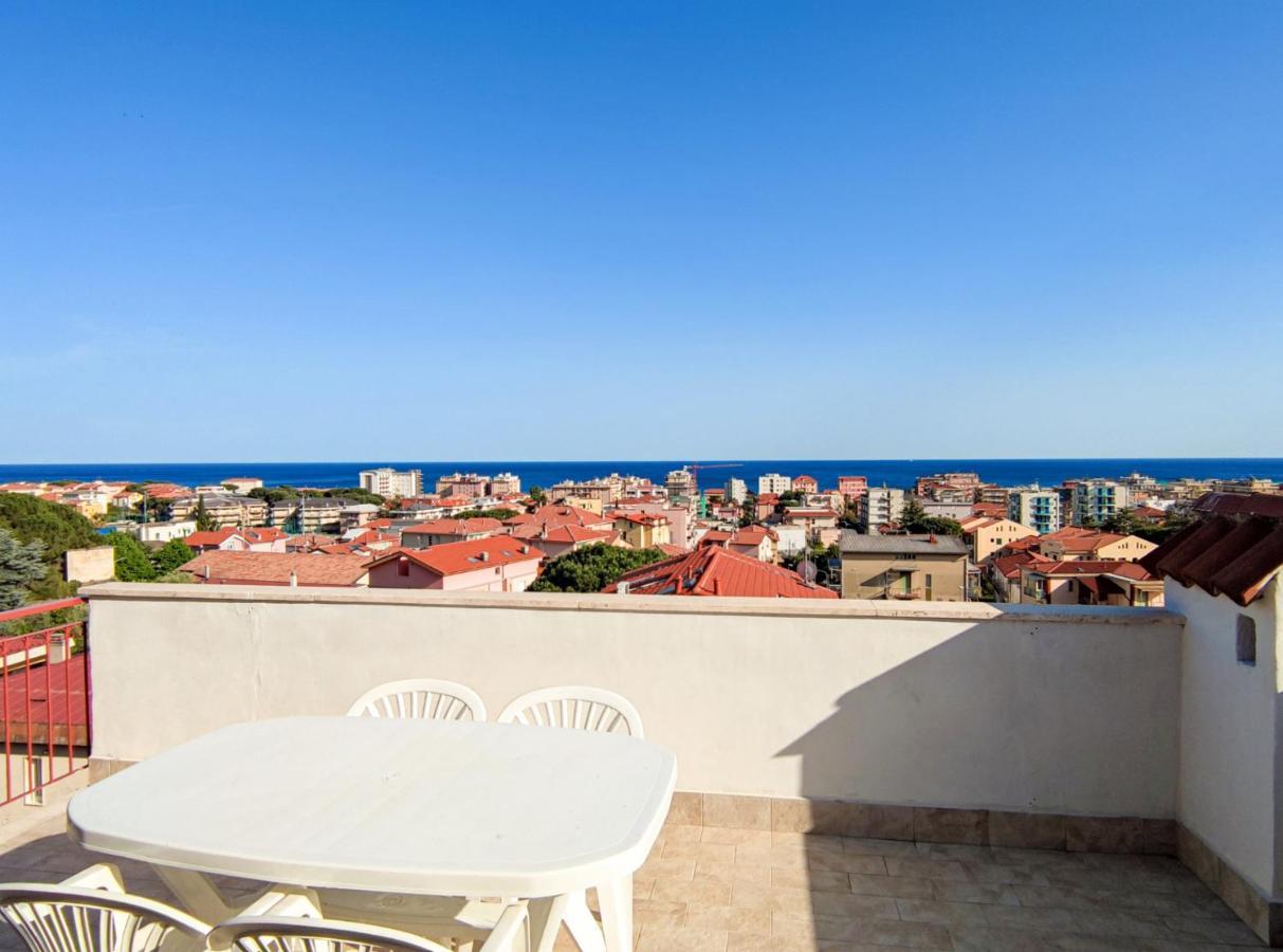 Bella Vista - By Ligooria Appartement Pietra Ligure Buitenkant foto