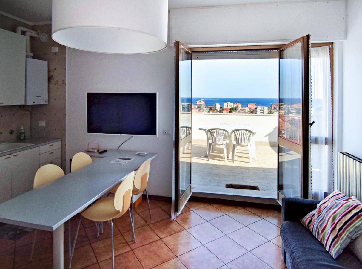 Bella Vista - By Ligooria Appartement Pietra Ligure Buitenkant foto
