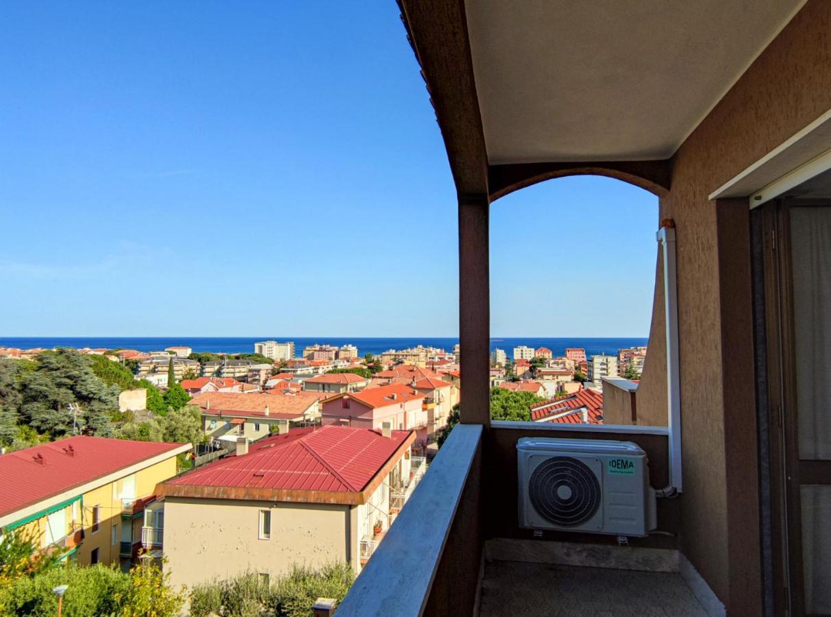 Bella Vista - By Ligooria Appartement Pietra Ligure Buitenkant foto